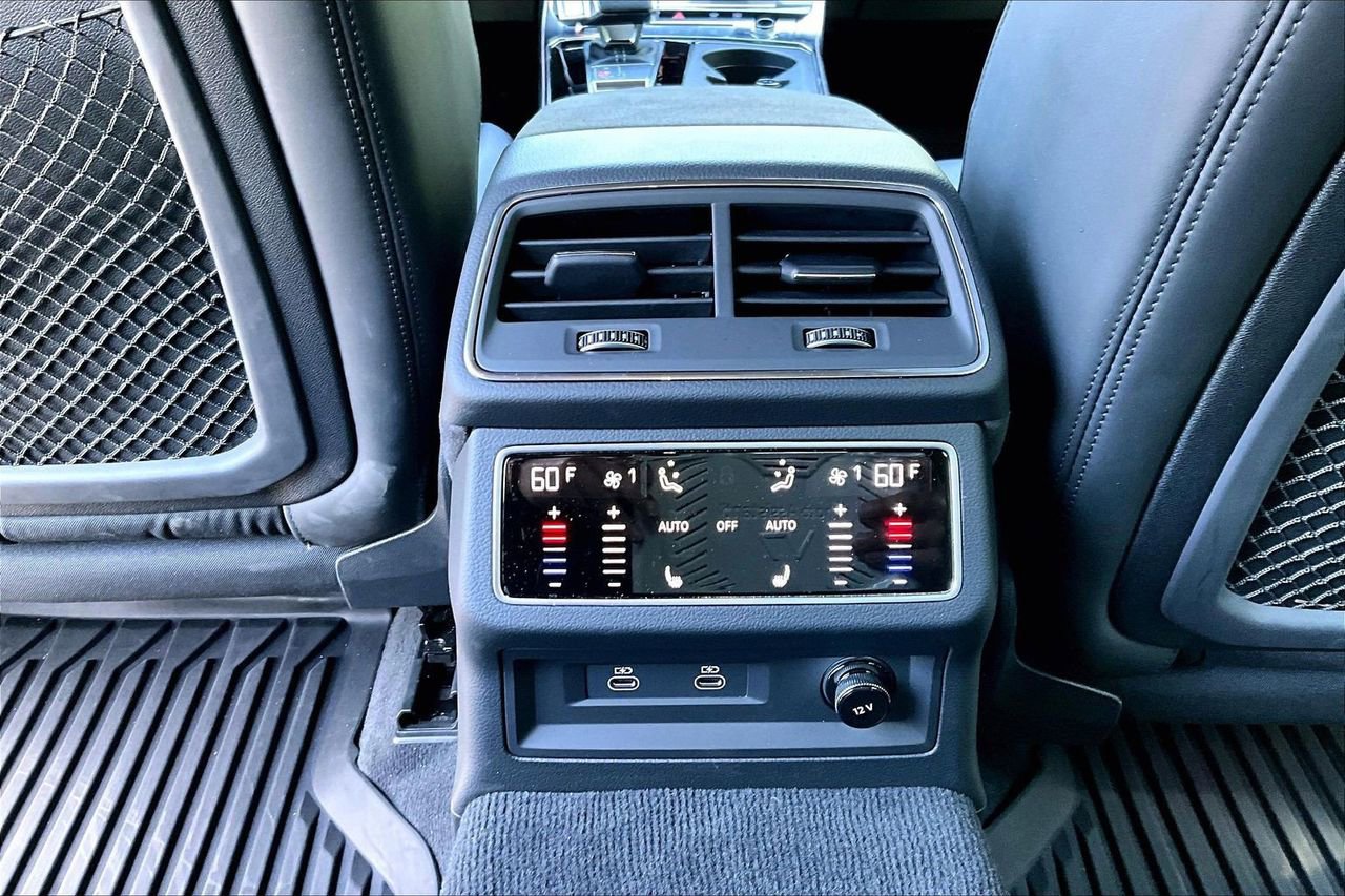 Used 2024 Audi RS 7 Performance AWD/4WD image 17