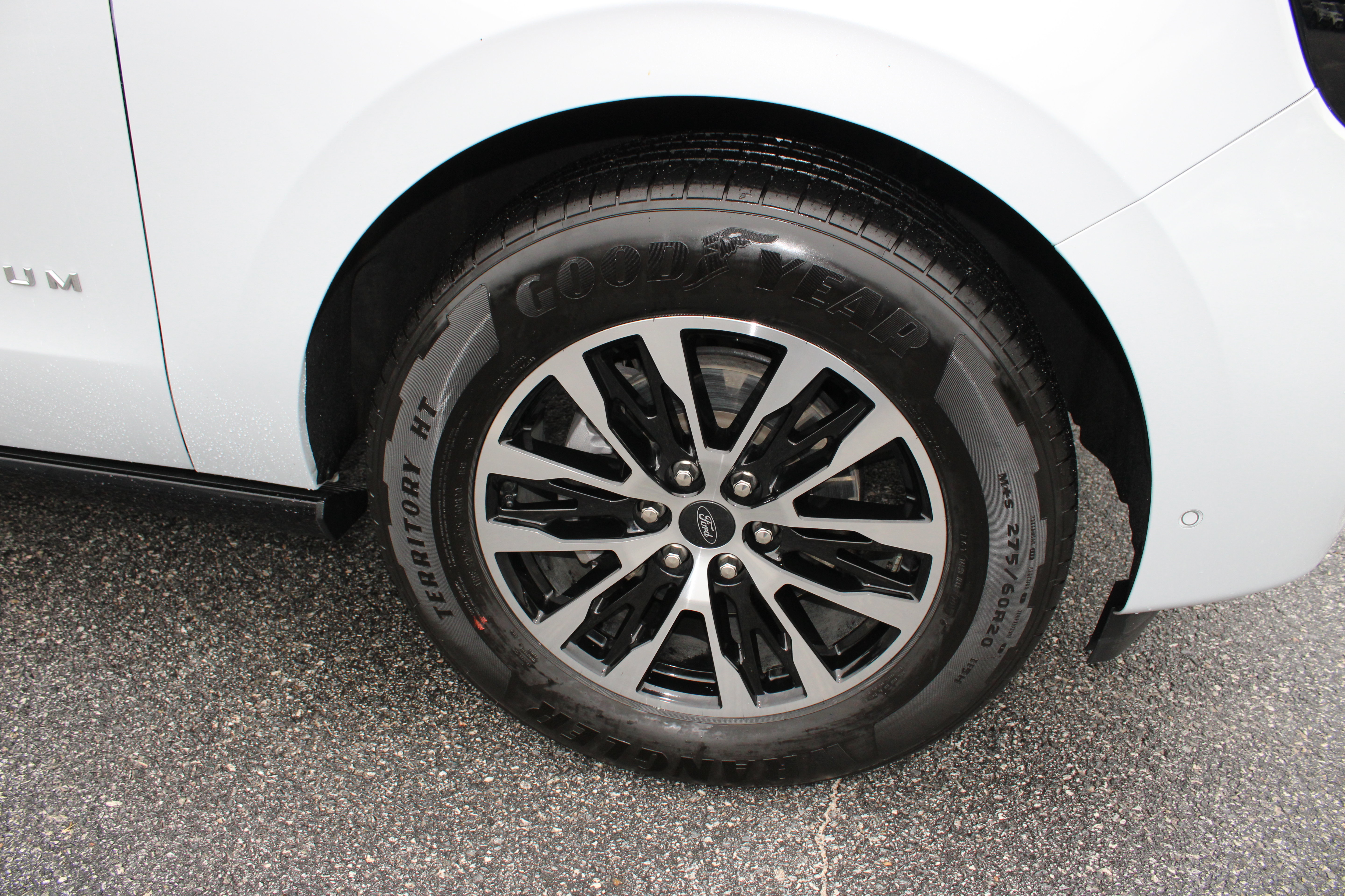 Used 2025 Ford Expedition Platinum AWD/4WD image 9