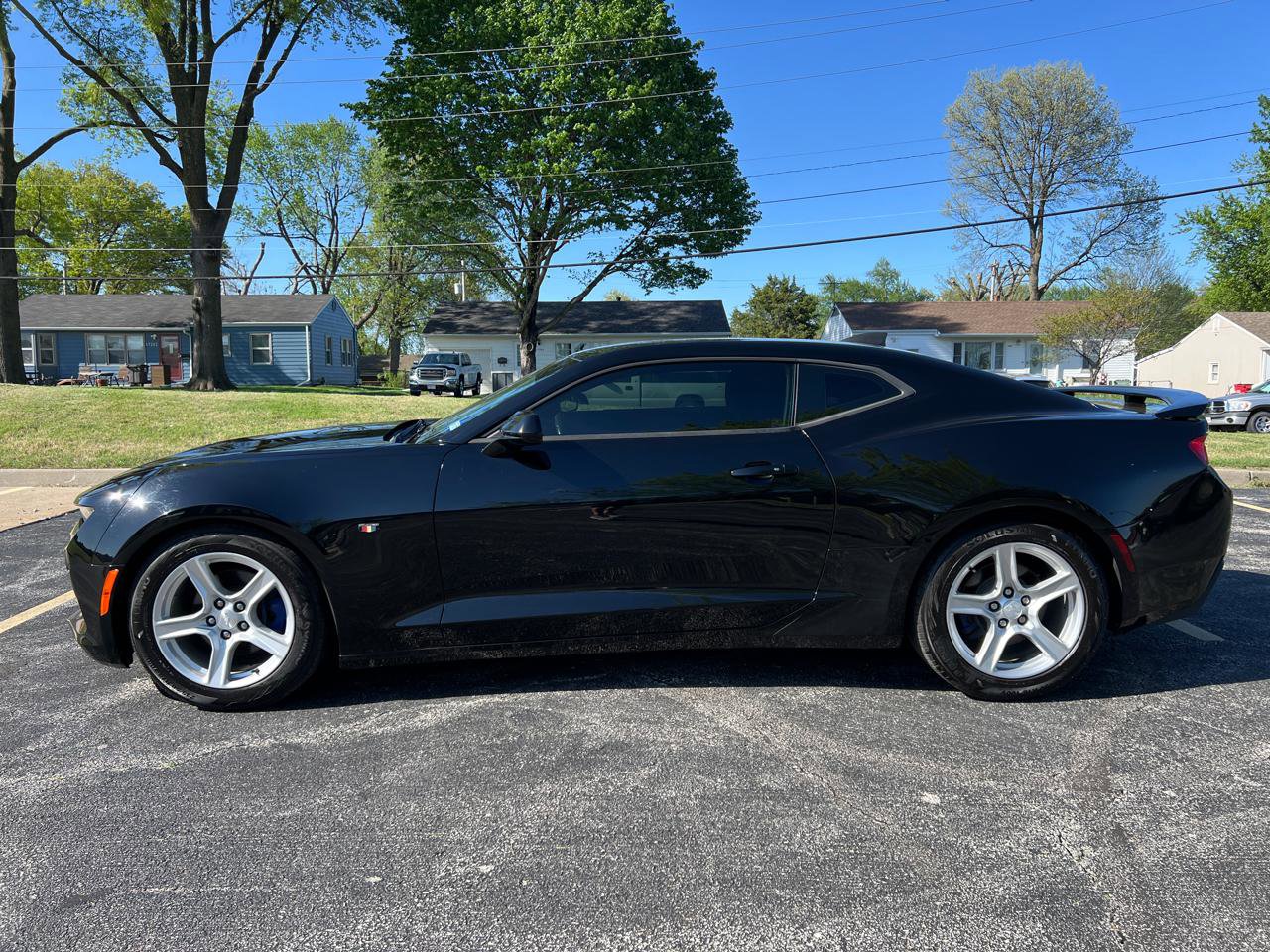 Used 2017 Chevrolet Camaro LT w/ Technology Package RWD image 2