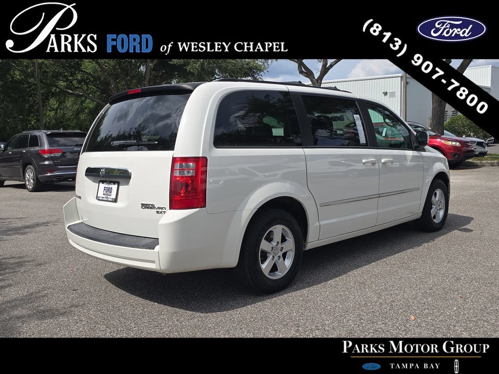 Used 2010 Dodge Grand Caravan SXT FWD image 4