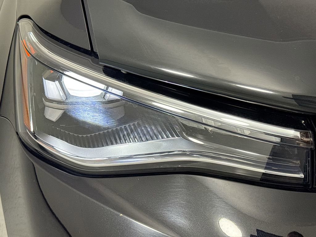 Used 2025 Volkswagen Taos SE image 38