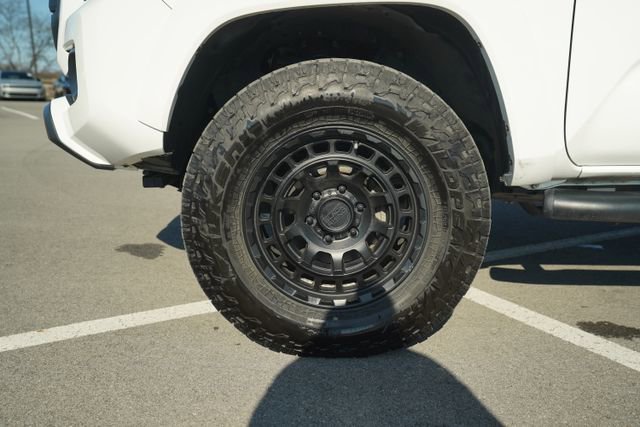 Used 2020 Toyota Tacoma SR5 image 10