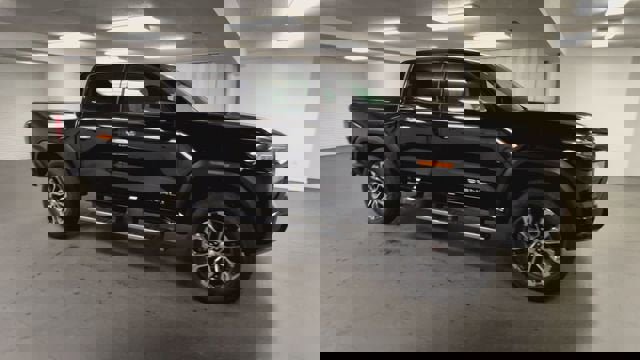 Certified 2024 GMC Canyon Denali image 2