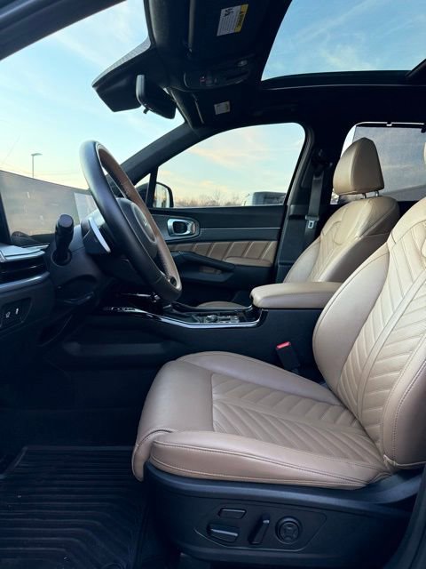 Used 2025 Kia Sorento SX Prestige w/ Olive Brown Leather Package image 15