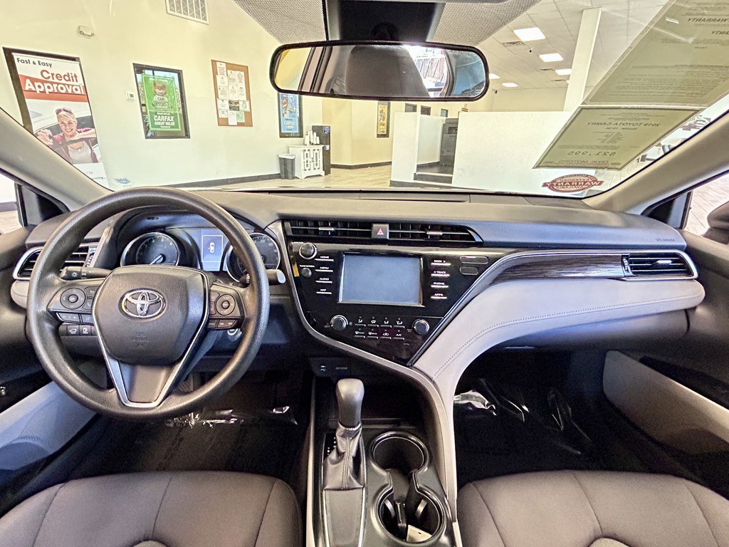 Used 2019 Toyota Camry L image 10