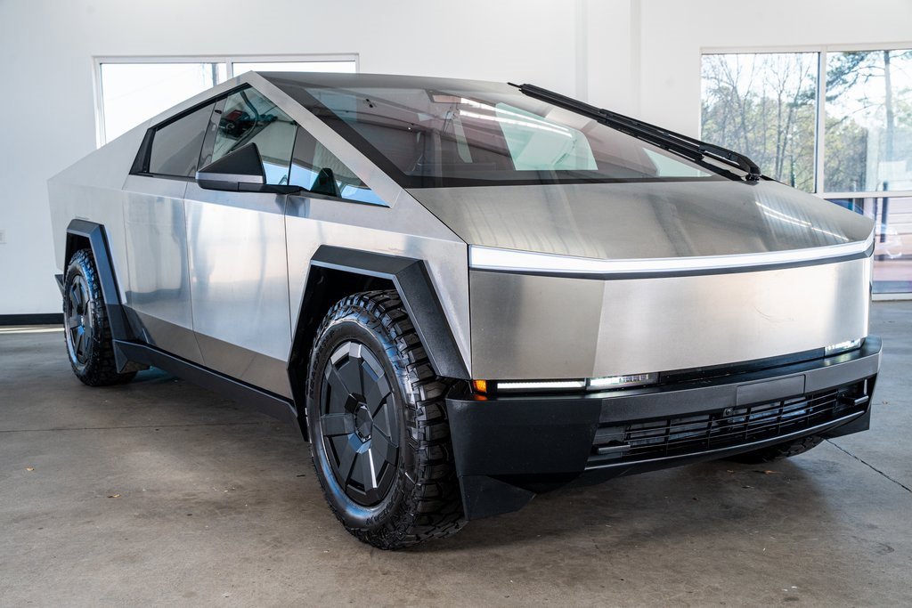 Used 2024 Tesla Cybertruck AWD Crew Cab image 4