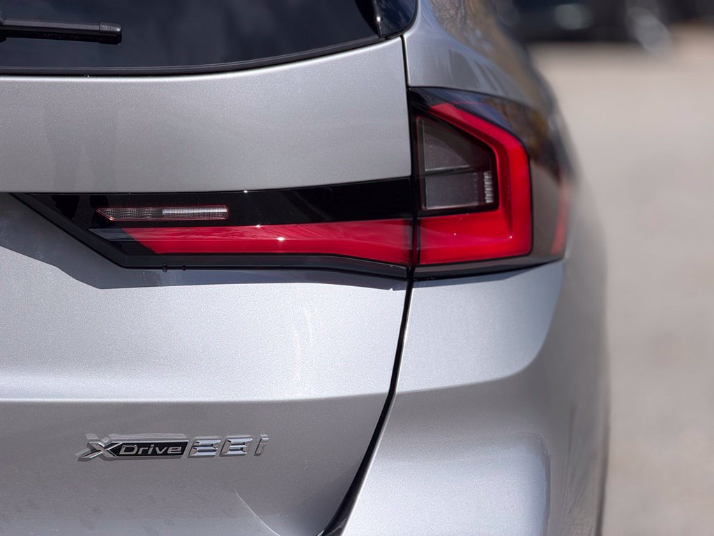 New 2027 BMW X1 xDrive28i w/ Technology Package AWD/4WD image 6