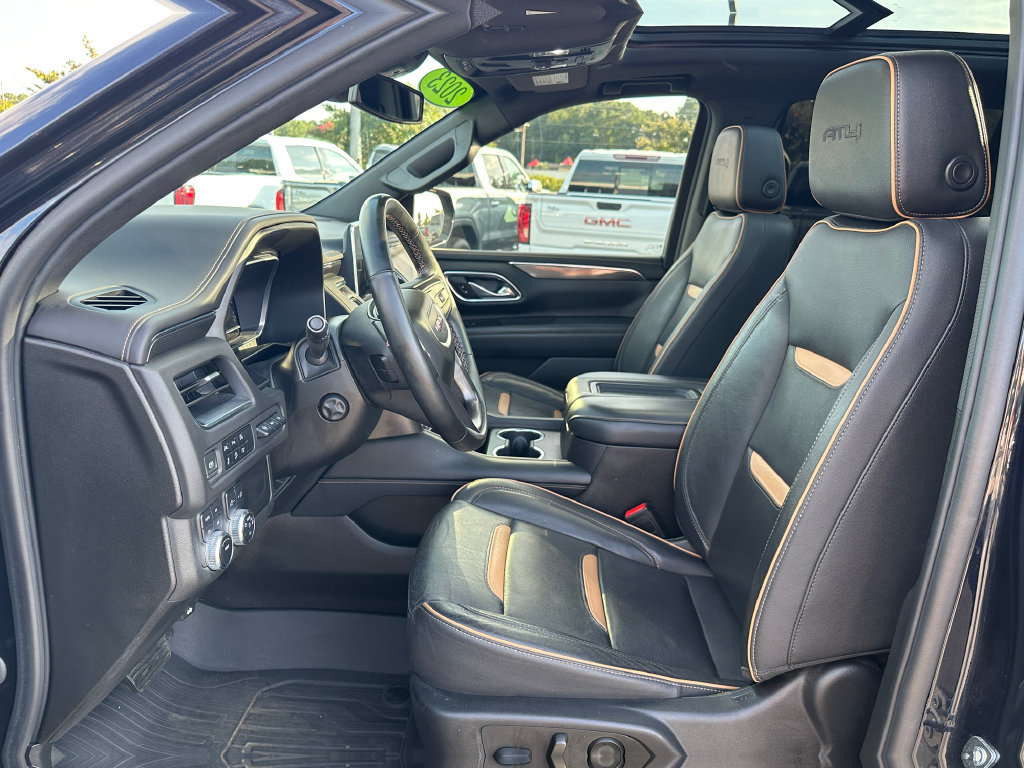Used 2023 GMC Yukon AT4 w/ AT4 Premium Package AWD/4WD image 9