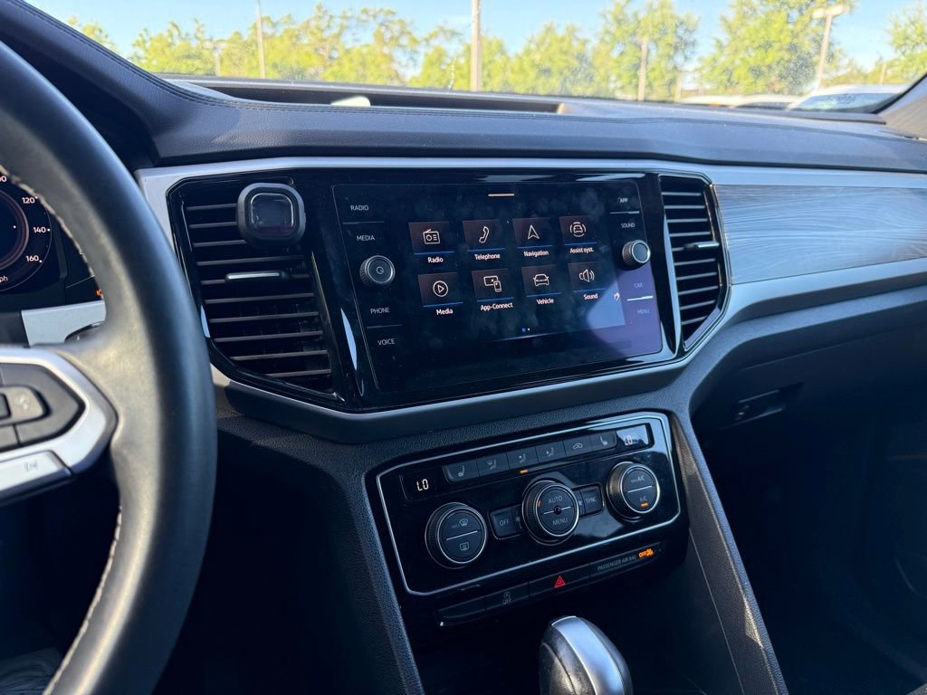 Used 2022 Volkswagen Atlas Cross Sport SE image 24