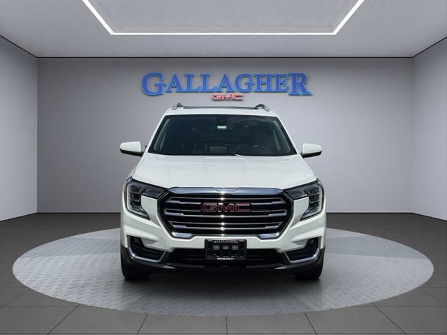 Used 2022 GMC Terrain SLT w/ Infotainment Package II AWD/4WD image 12