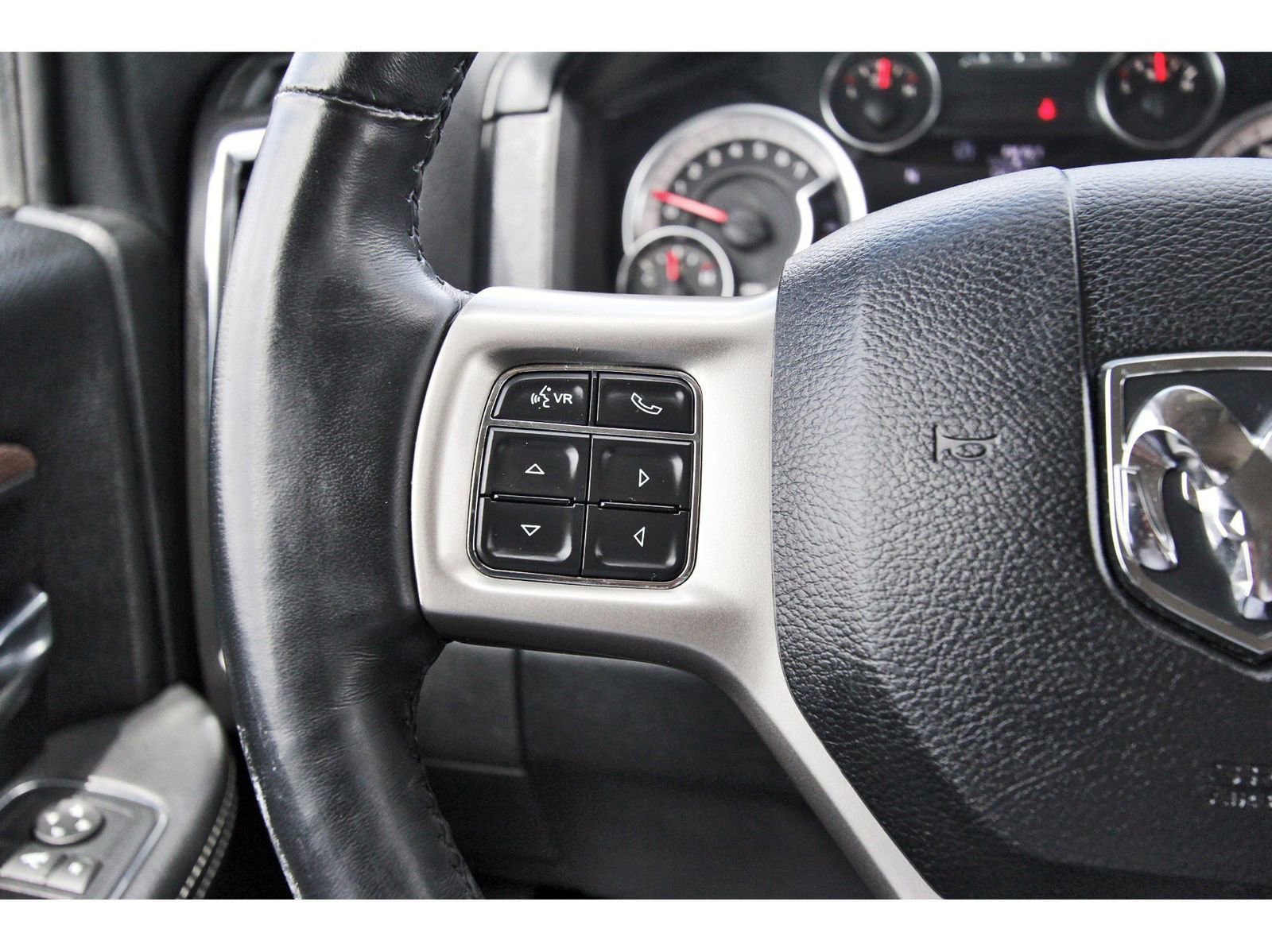 Used 2017 RAM 1500 Laramie AWD/4WD image 21