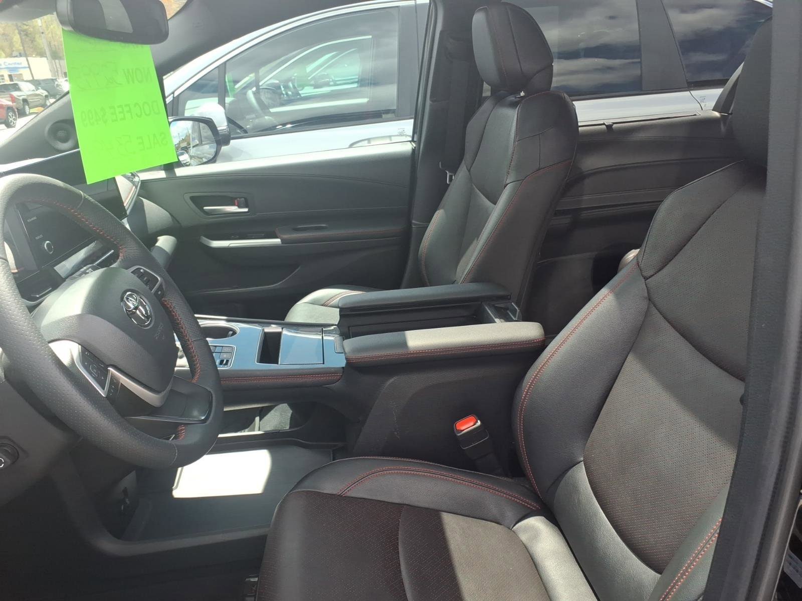 Used 2025 Toyota Sienna XSE w/ XSE Premium Package AWD/4WD image 7