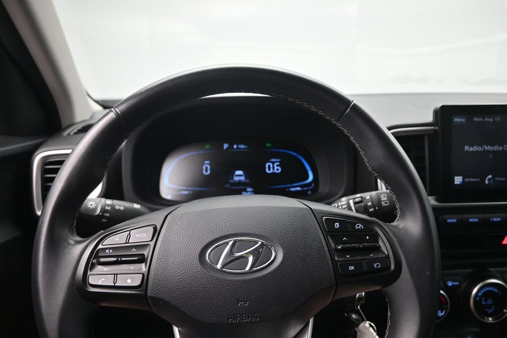 Certified 2023 Hyundai Venue SEL FWD image 13