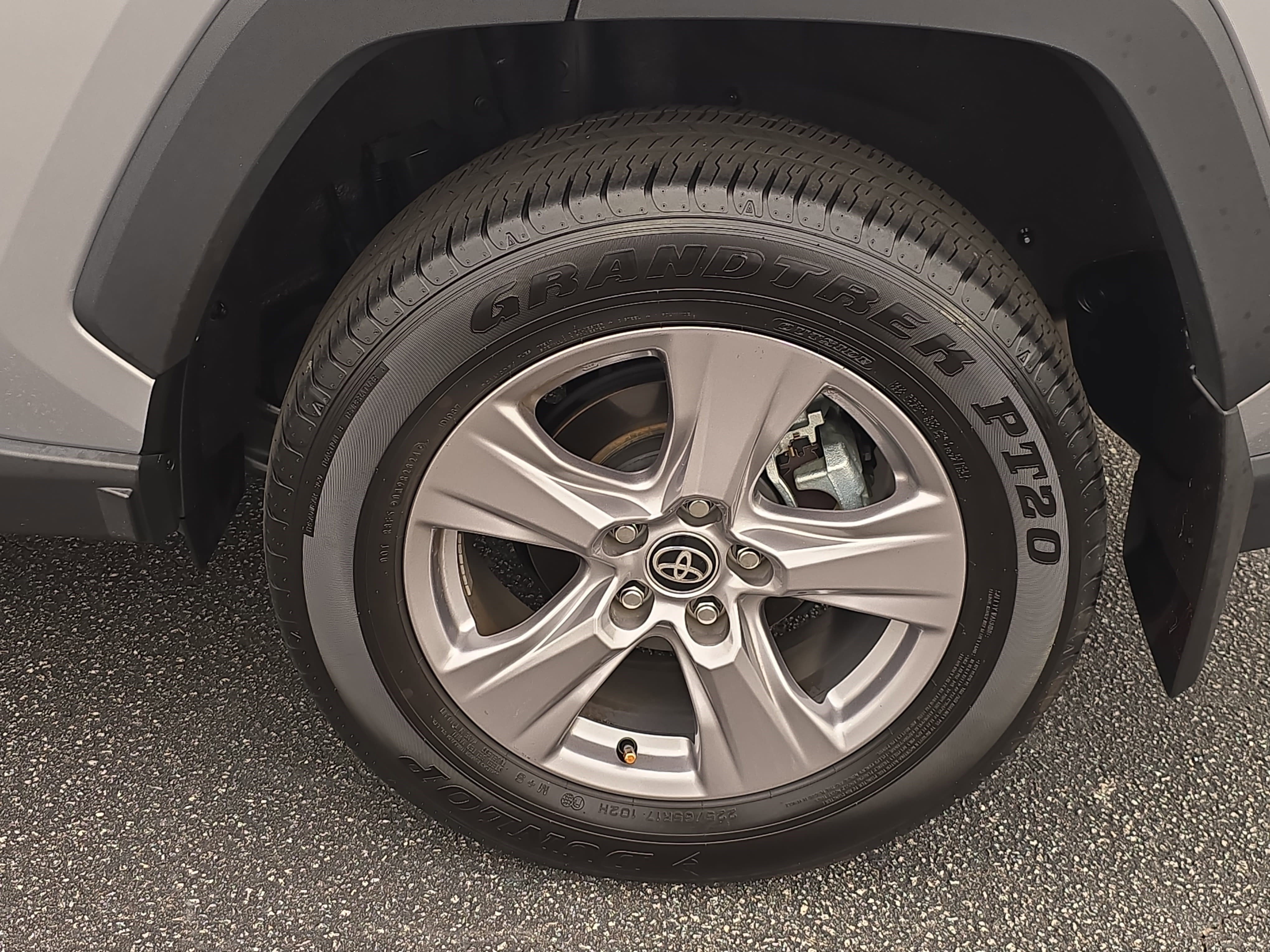 Used 2025 Toyota RAV4 XLE image 34