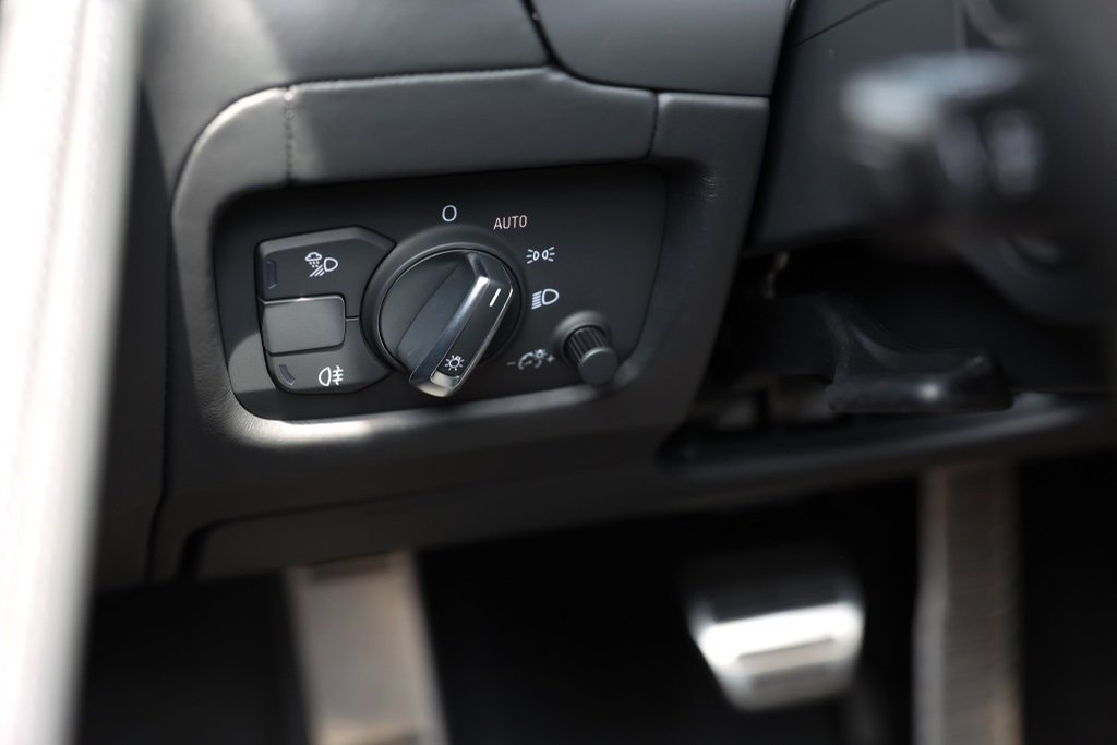 Used 2018 Audi R8 V10 plus w/ Full Leather Package image 45