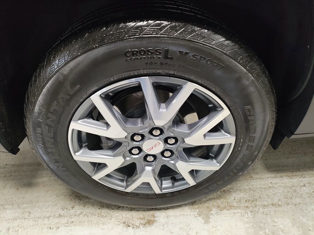 Used 2023 GMC Acadia SLT image 3