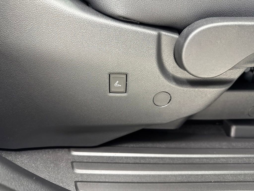 New 2026 Chevrolet Traverse RS image 14