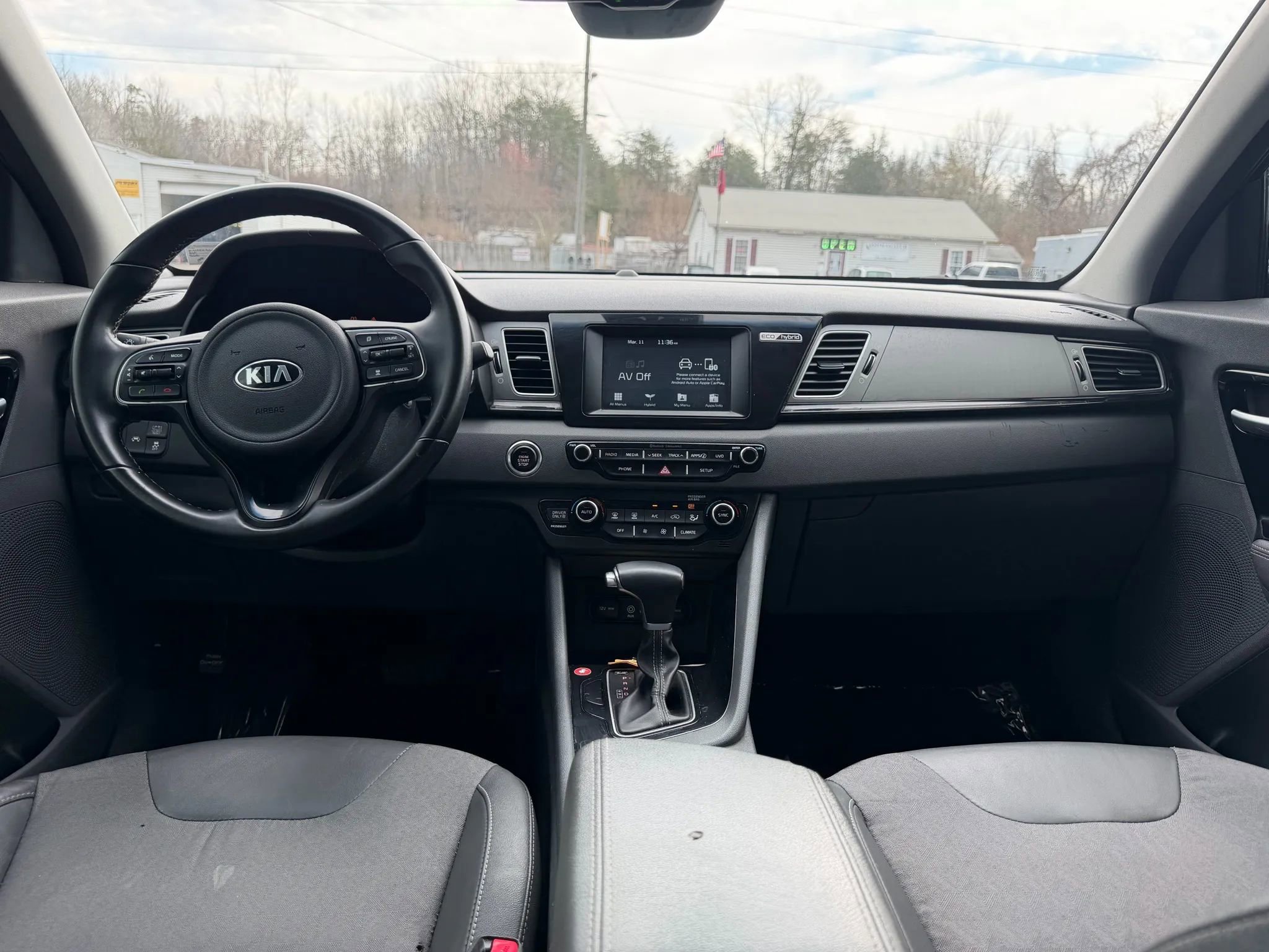 Used 2019 Kia Niro EX image 29