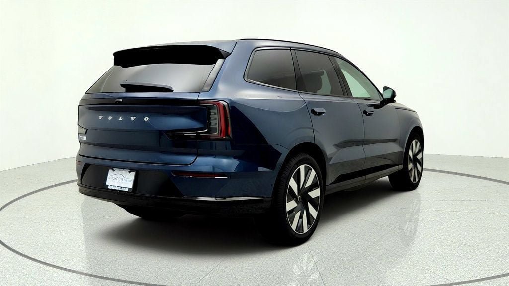 Used 2025 Volvo EX90 Ultra AWD/4WD image 5