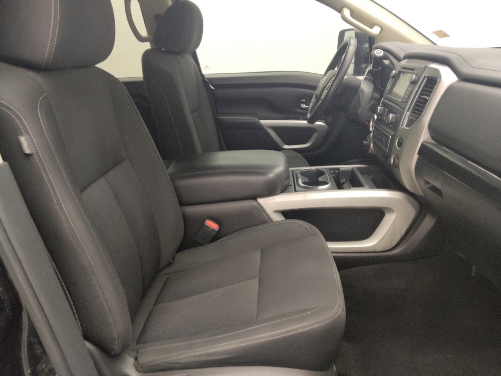 Used 2019 Nissan Titan SV w/ SV Convenience Package image 21