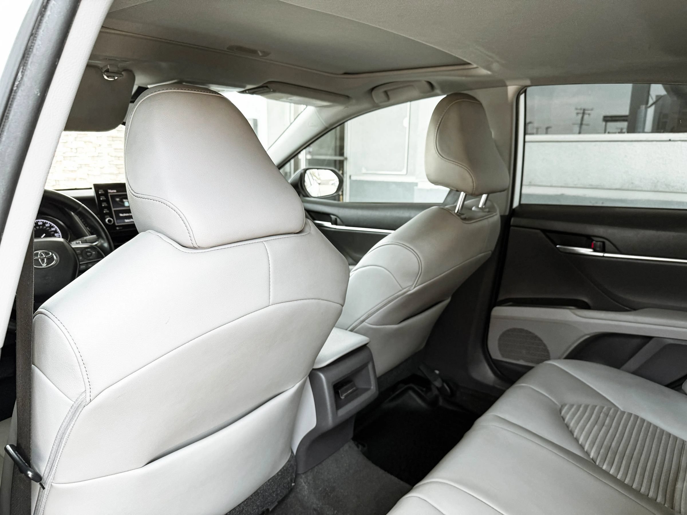 Used 2021 Toyota Camry SE w/ Audio Upgrade Package FWD image 29