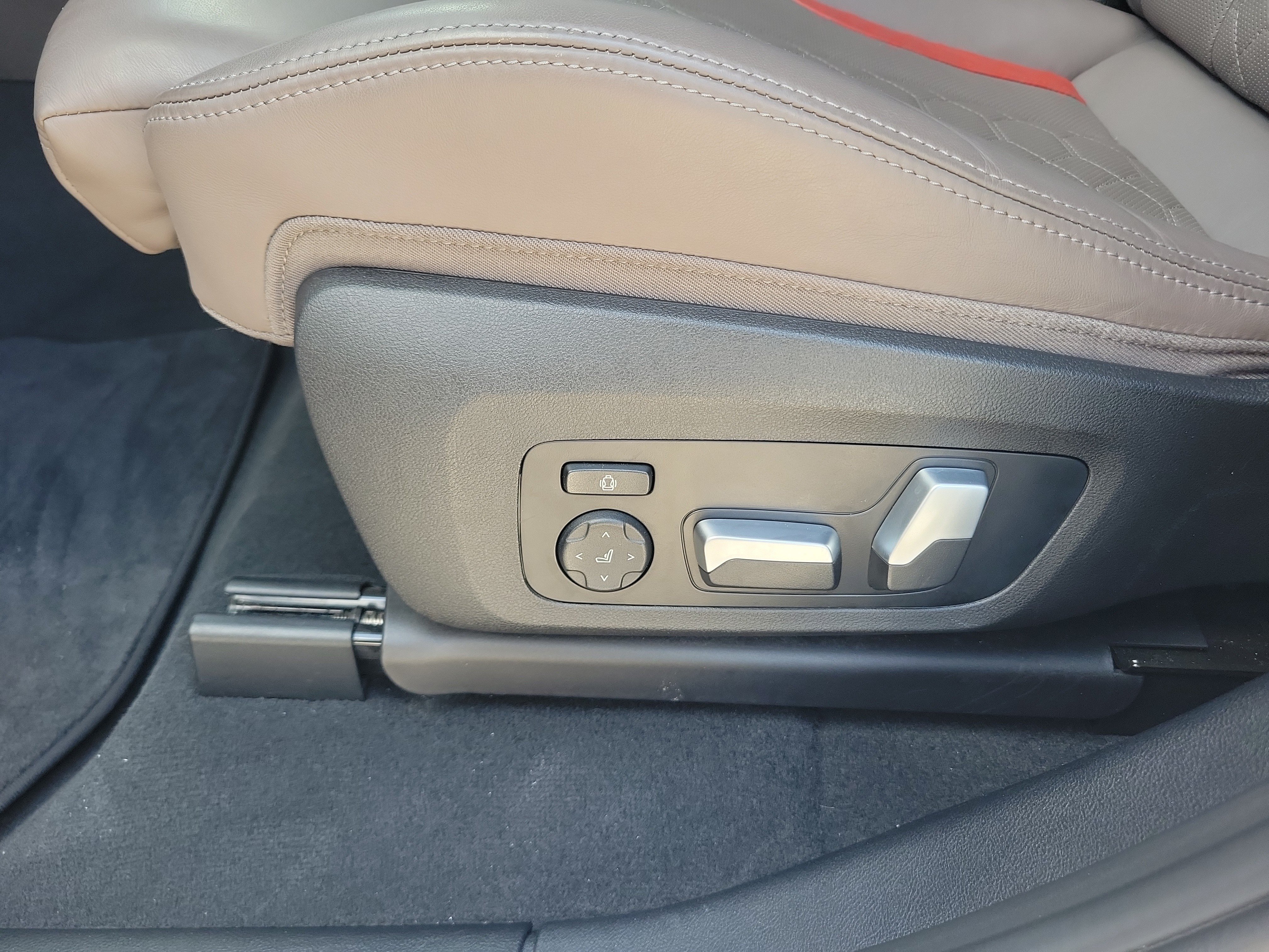 Used 2024 BMW X4 M w/ Executive Package AWD/4WD image 21
