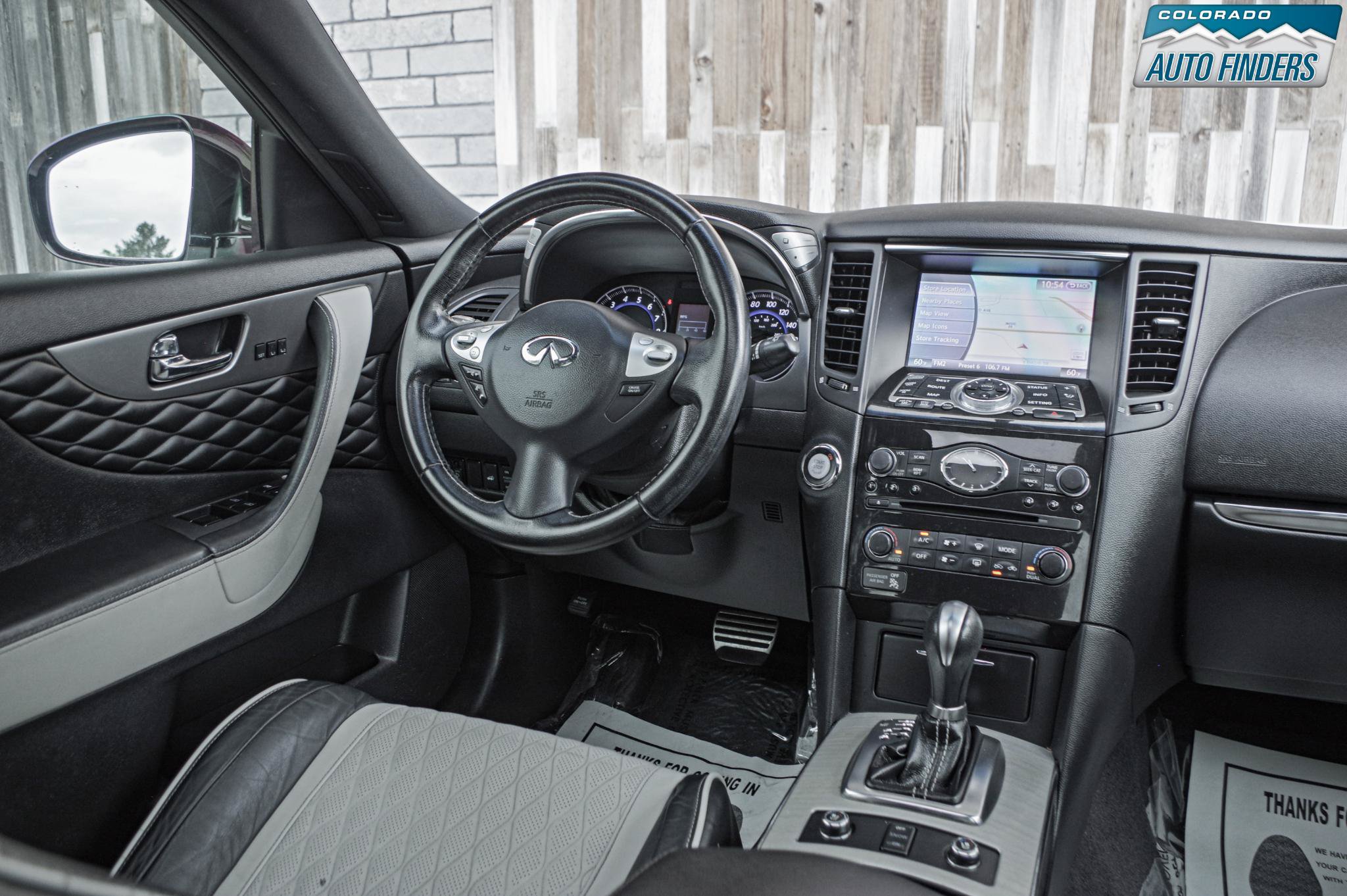 Used 2017 INFINITI QX70 AWD w/ Limited Package image 16