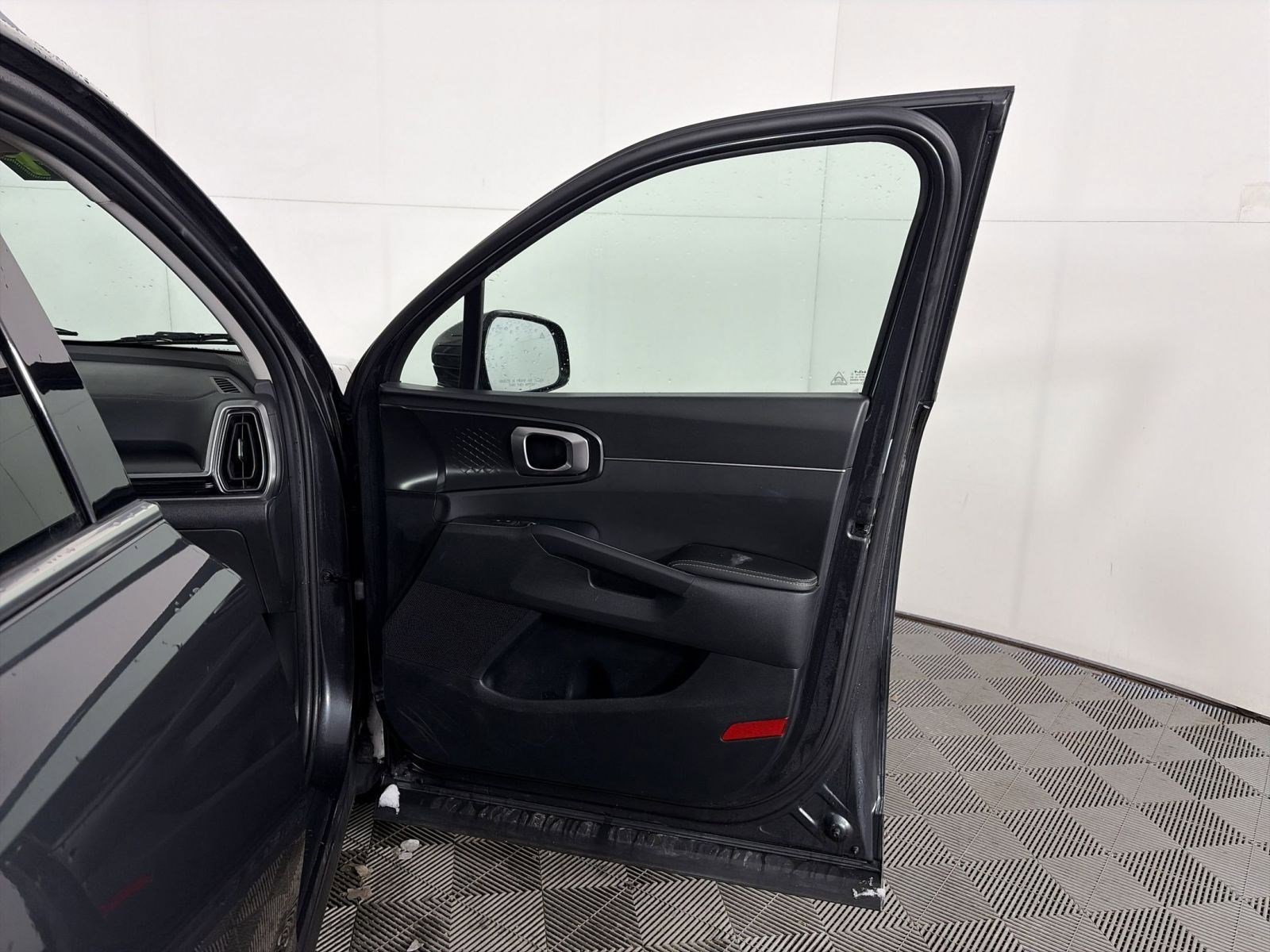 Certified 2024 Kia Sorento S image 41