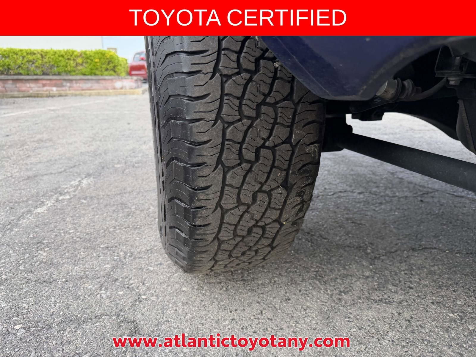 Certified 2024 Toyota Tacoma TRD Off-Road AWD/4WD image 34