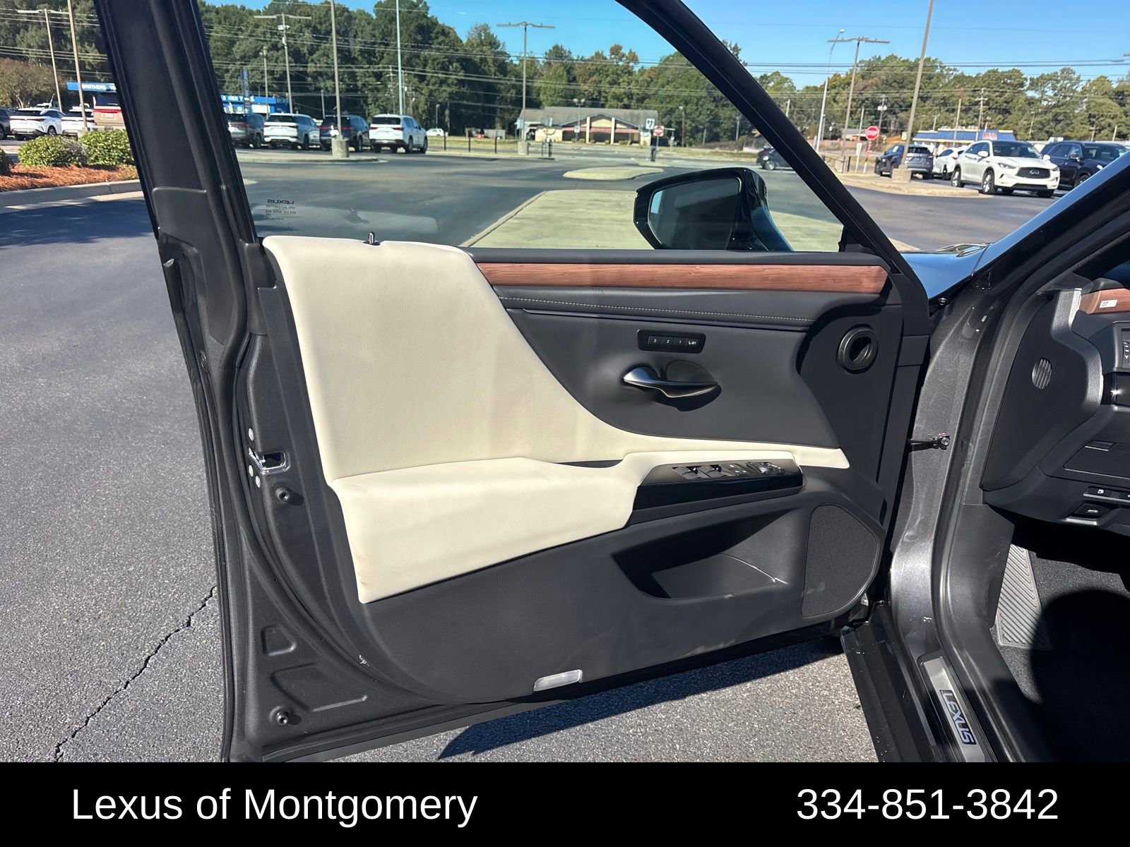 New 2025 Lexus ES 350 w/ Premium Package image 10