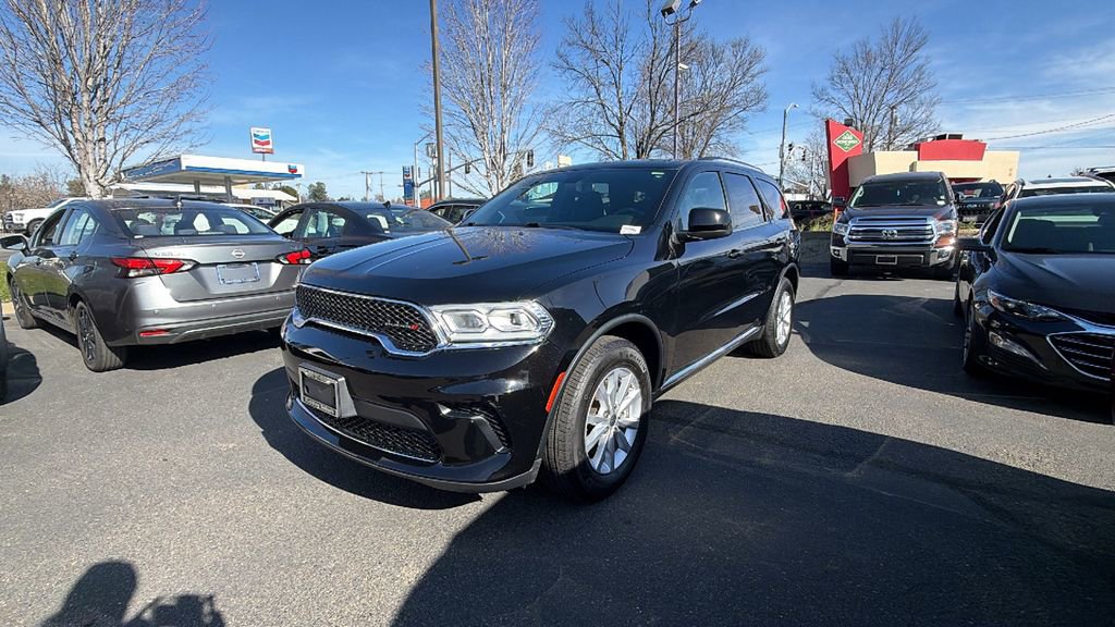 Used 2023 Dodge Durango SXT image 1