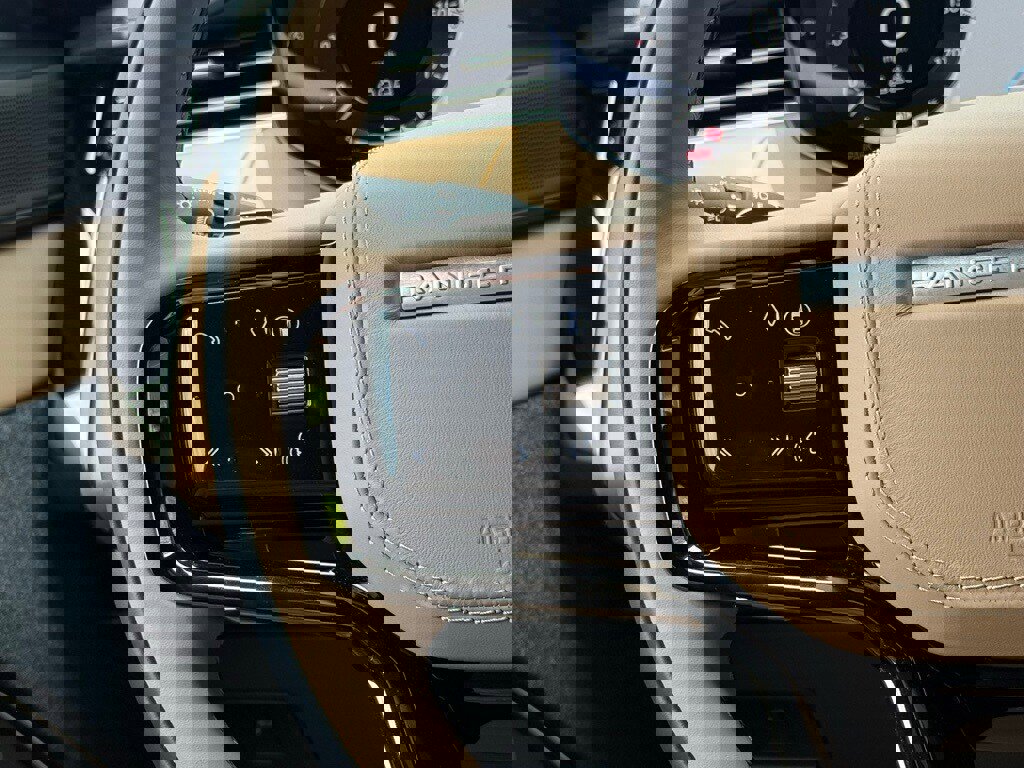 New 2025 Land Rover Range Rover Sport Dynamic SE image 17