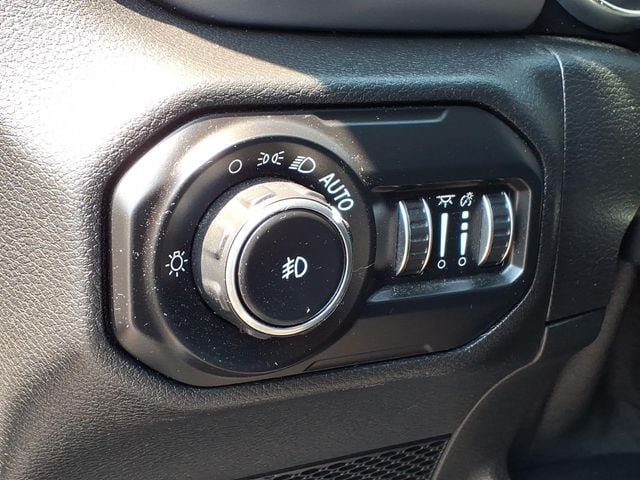 Used 2021 Jeep Wrangler Unlimited Sport AWD/4WD image 19