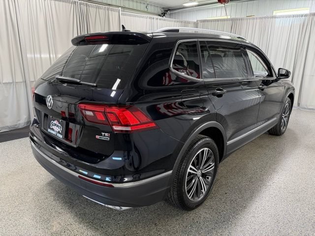 Used 2018 Volkswagen Tiguan SEL AWD/4WD image 4