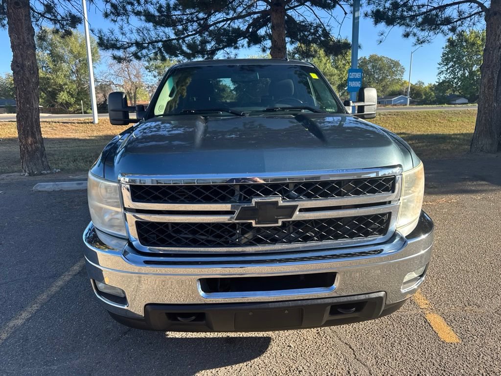 Used 2011 Chevrolet Silverado 2500 LT w/ Interior Plus Package AWD/4WD image 4