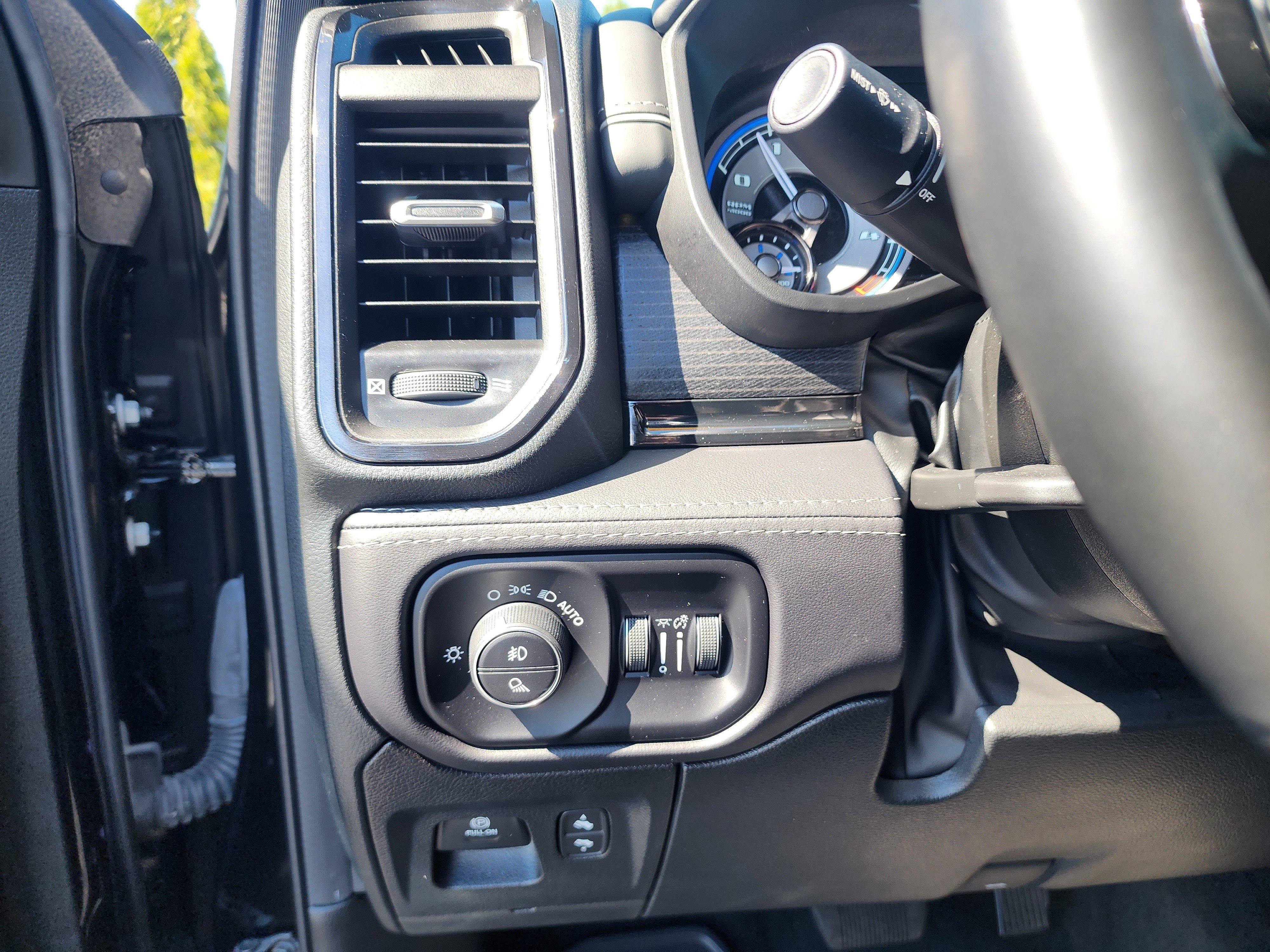 Used 2022 RAM 1500 Limited w/ Night Edition image 28