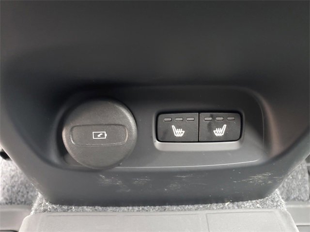 Used 2025 Volvo XC40 B5 Core w/ Protection Package Premier image 34
