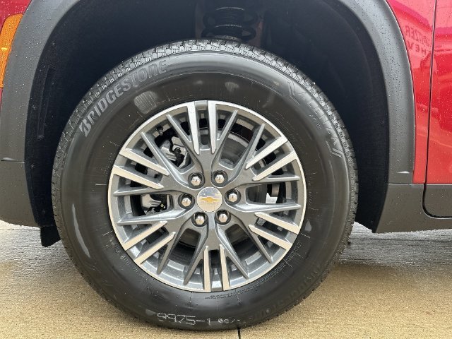 New 2027 Chevrolet Traverse LT FWD image 18
