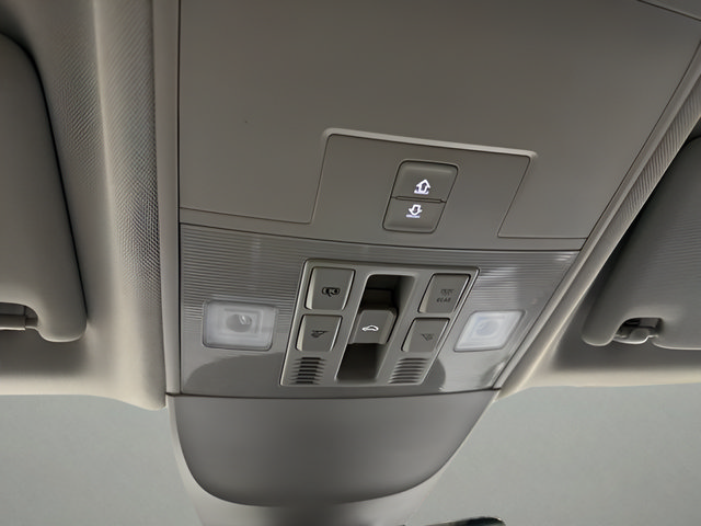 Used 2023 Volkswagen Taos SE w/ Panoramic Sunroof Package FWD image 24