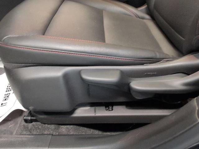 Used 2025 Chevrolet Trax RS w/ Sunroof Package FWD image 14