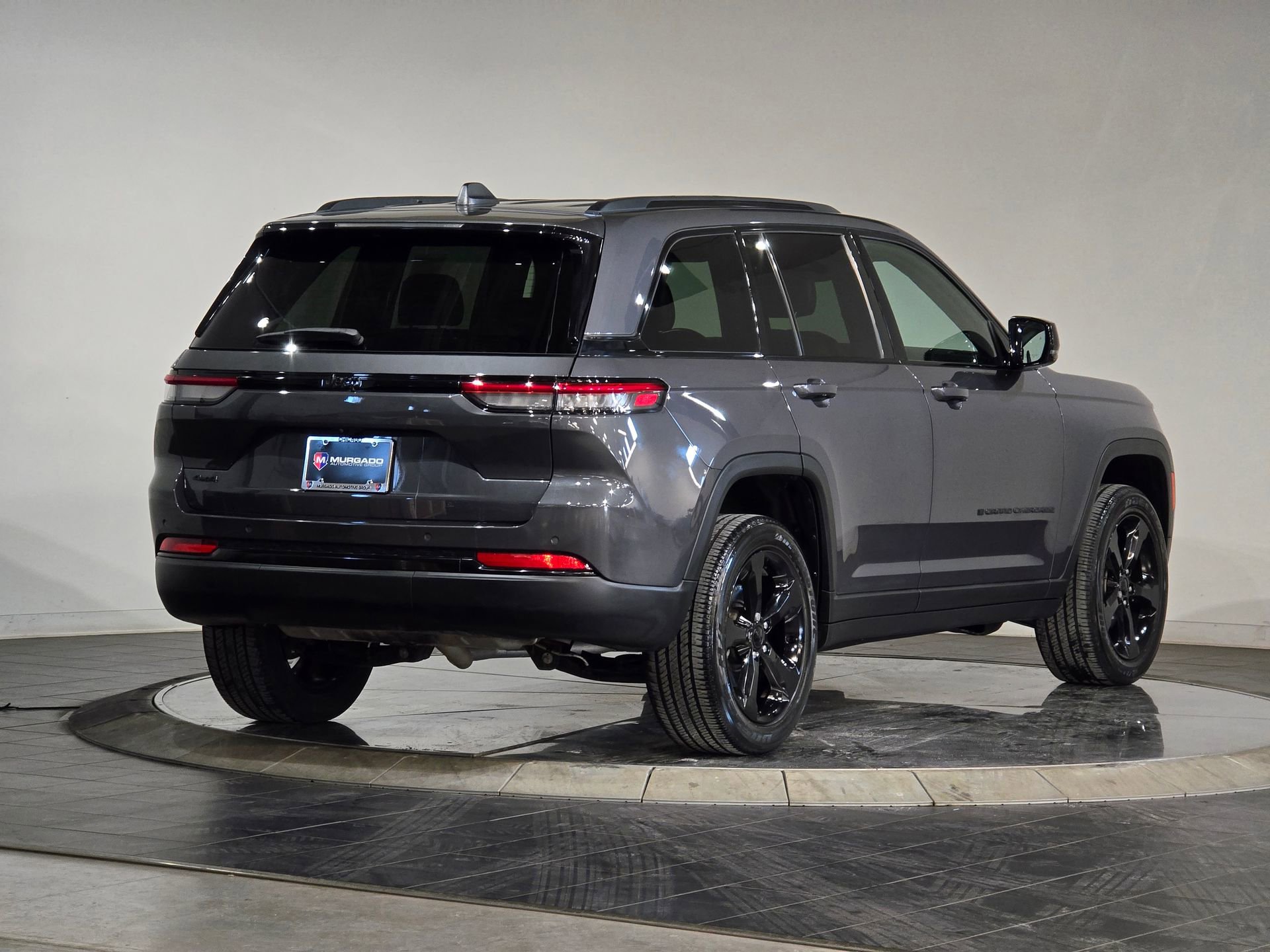 Used 2022 Jeep Grand Cherokee Altitude image 10