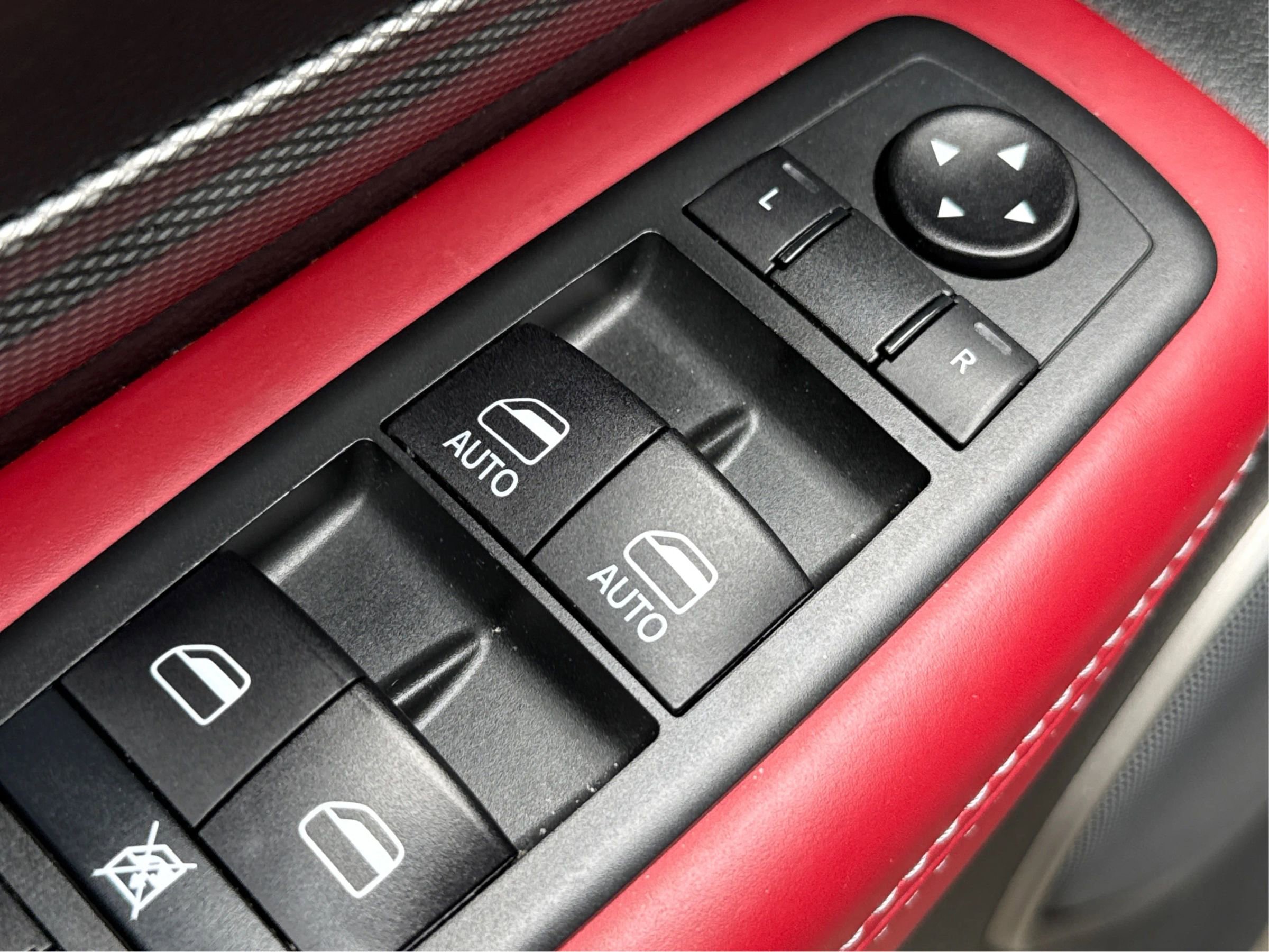 Used 2020 Dodge Durango R/T w/ Technology Group AWD/4WD image 37