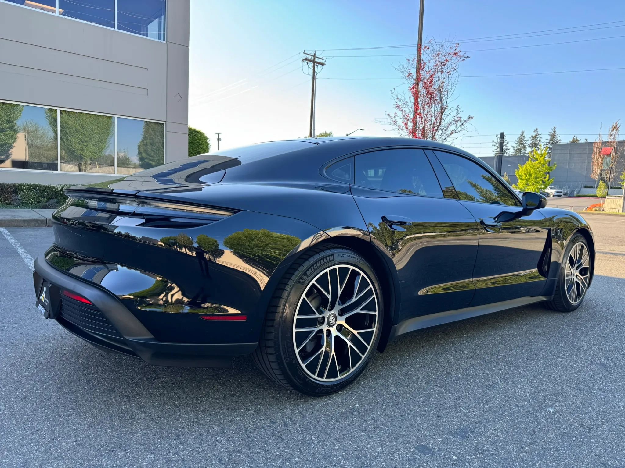 Used 2021 Porsche Taycan RWD image 11
