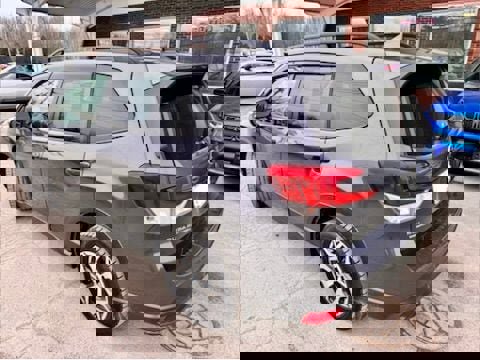 Used 2021 Subaru Forester Premium image 3