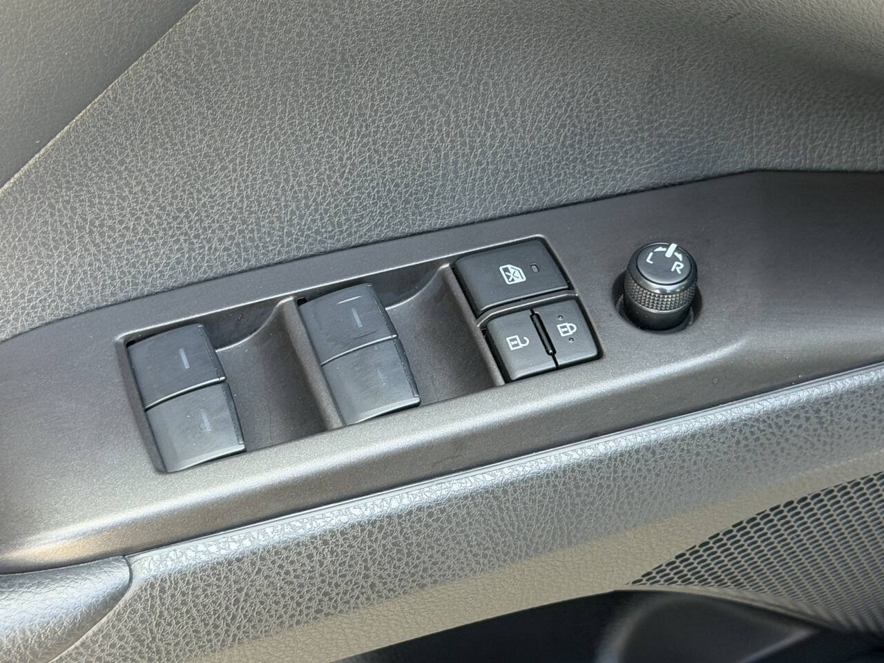 Used 2024 Toyota Camry SE FWD image 17