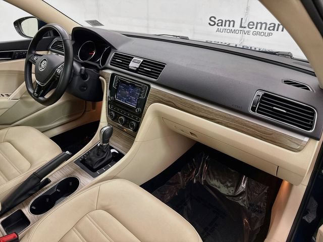 Used 2018 Volkswagen Passat 2.0T SEL Premium FWD image 31