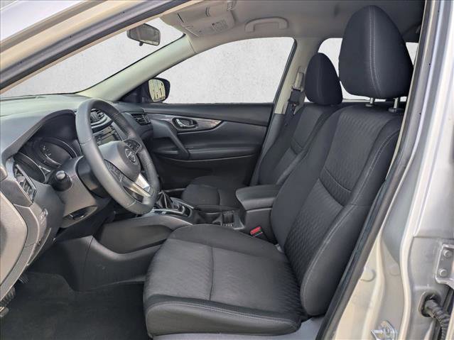 Used 2018 Nissan Rogue SV image 15