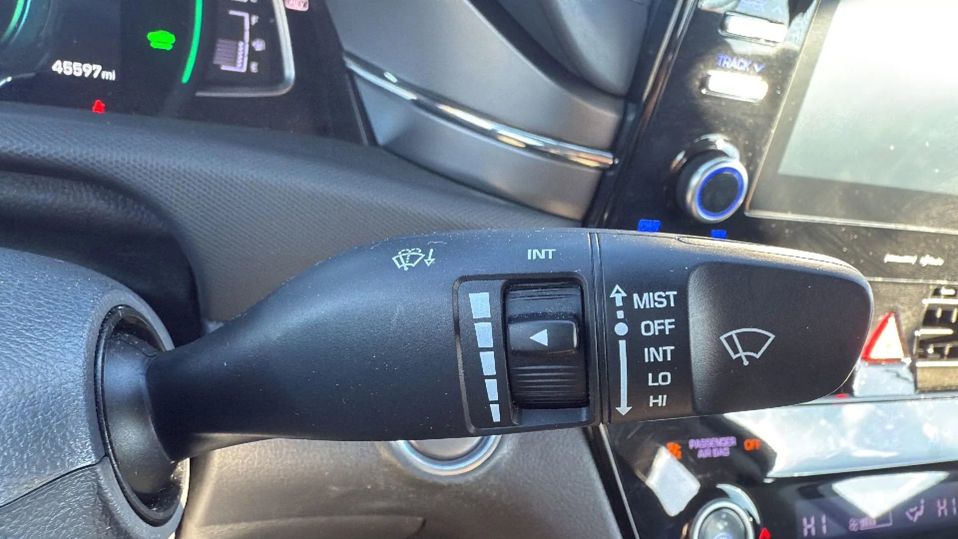 Used 2020 Hyundai Ioniq SEL image 13