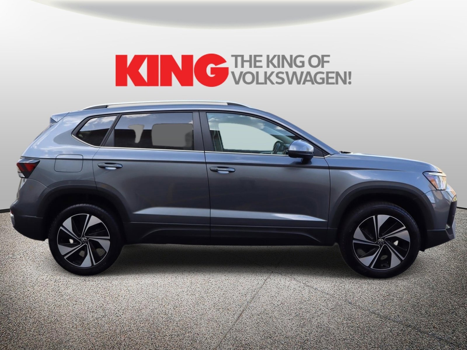 Certified 2025 Volkswagen Taos SE w/ Panoramic Sunroof Package image 2