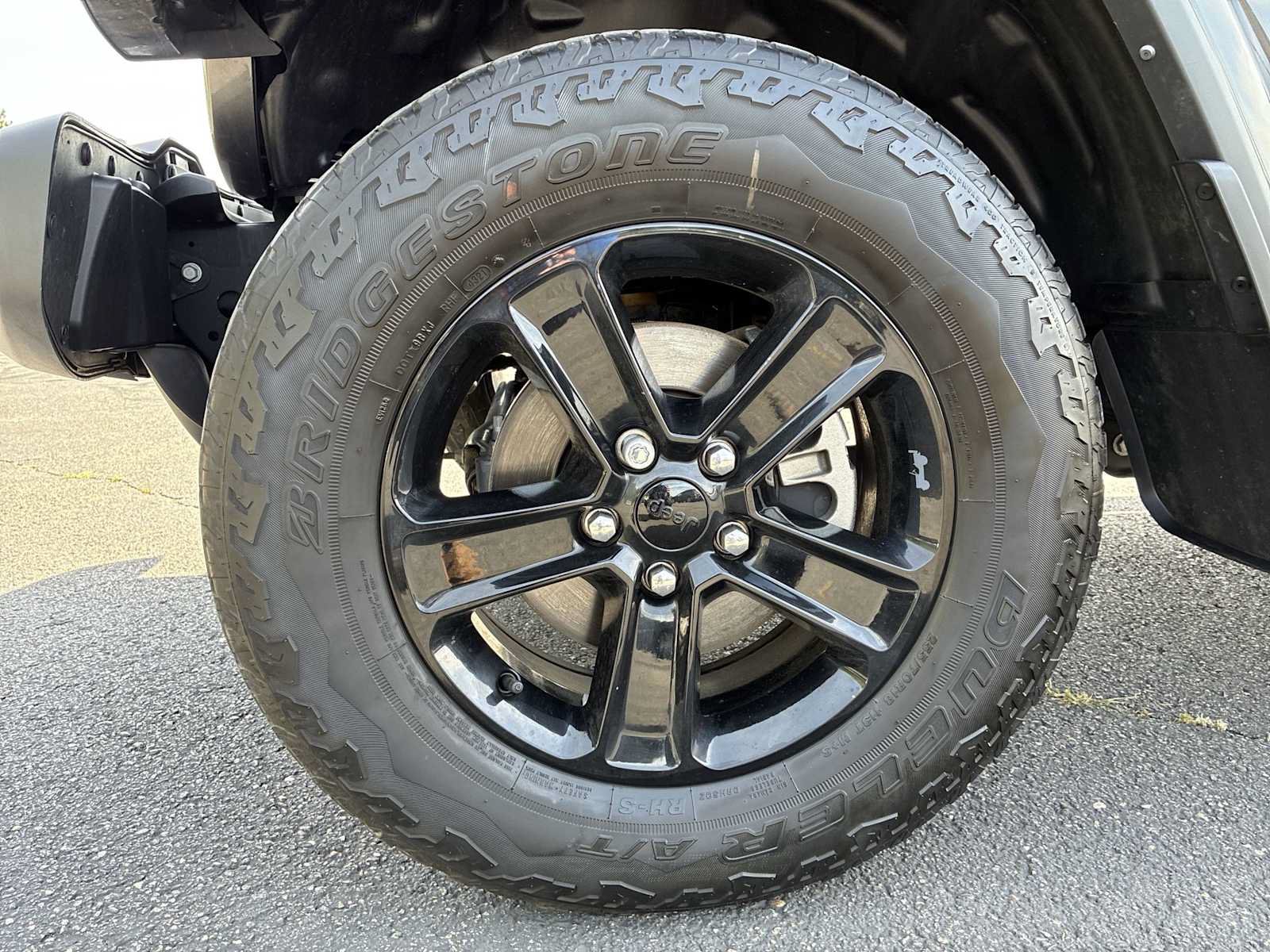 Used 2021 Jeep Wrangler Unlimited Sahara AWD/4WD image 18